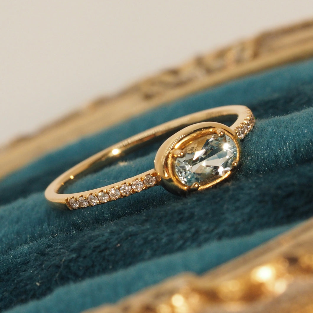 The Aquamarine Oval Diamond Band Ring