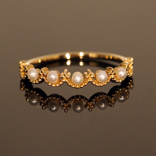 Pearl Ruffles Ring