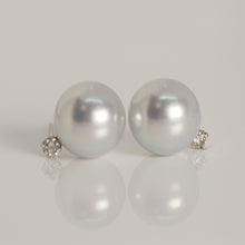 Load image into Gallery viewer, Madama Akoya Pearl Earrings