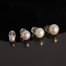 Load image into Gallery viewer, Mini Akoya Pearl Earrings
