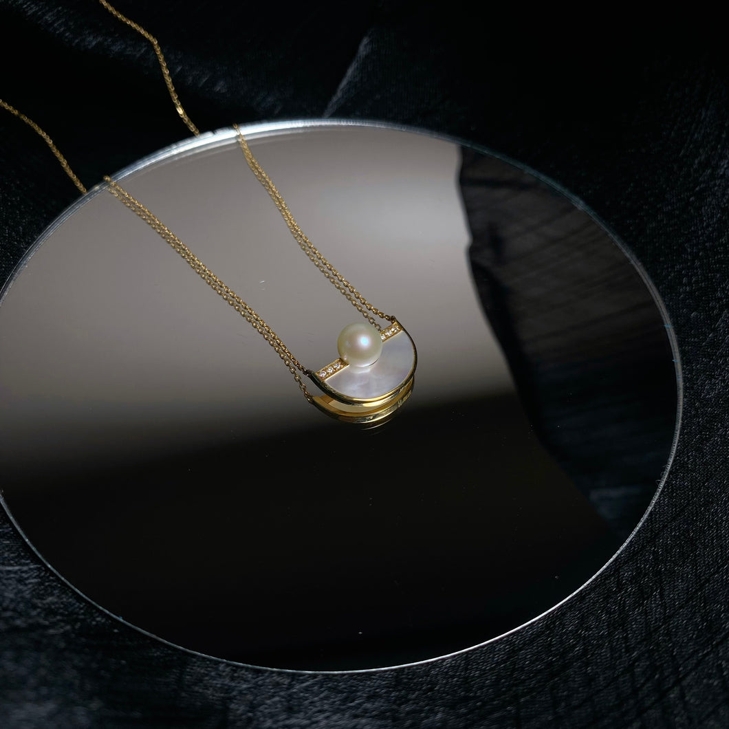 The Pearl Catcher Necklace