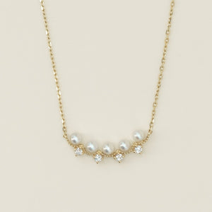 The Five Pearls Necklace